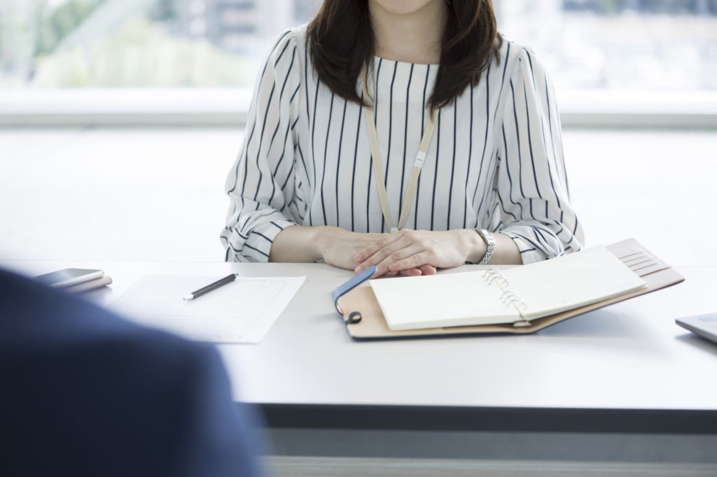 女性社員との面談イメージ